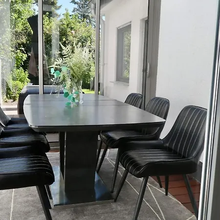 Premium - Reihenmittelhaus - 5 Min Zur & Hbf Villa *